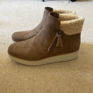 Dr. Scholls booties size 9.5